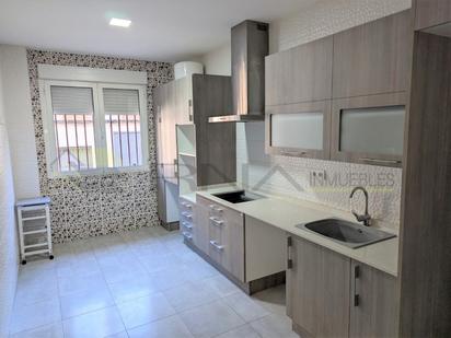 Kitchen of Flat for sale in Elda