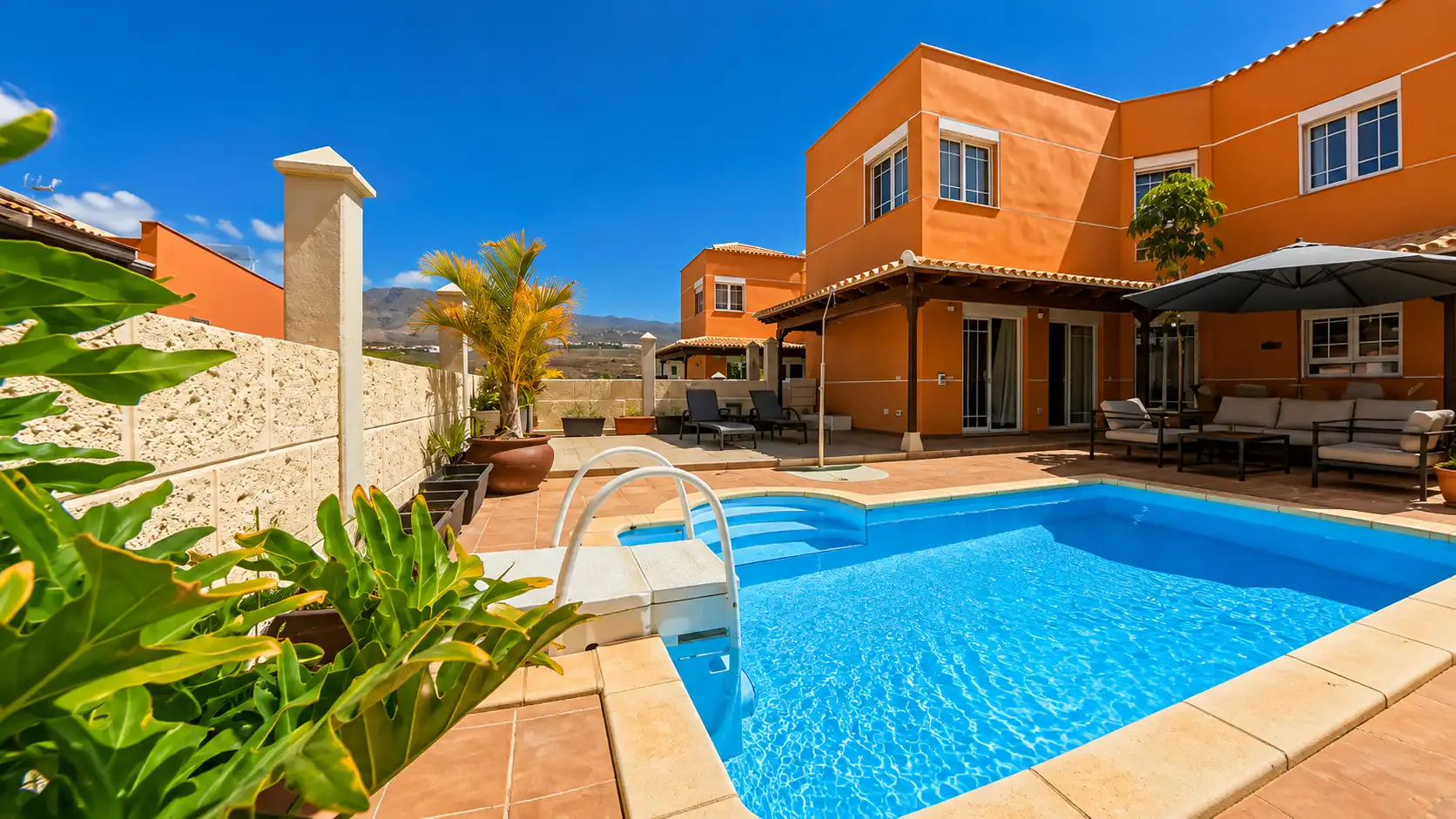 Vista exterior de Casa o chalet en venta en Arona con Aire acondicionado, Terraza y Trastero