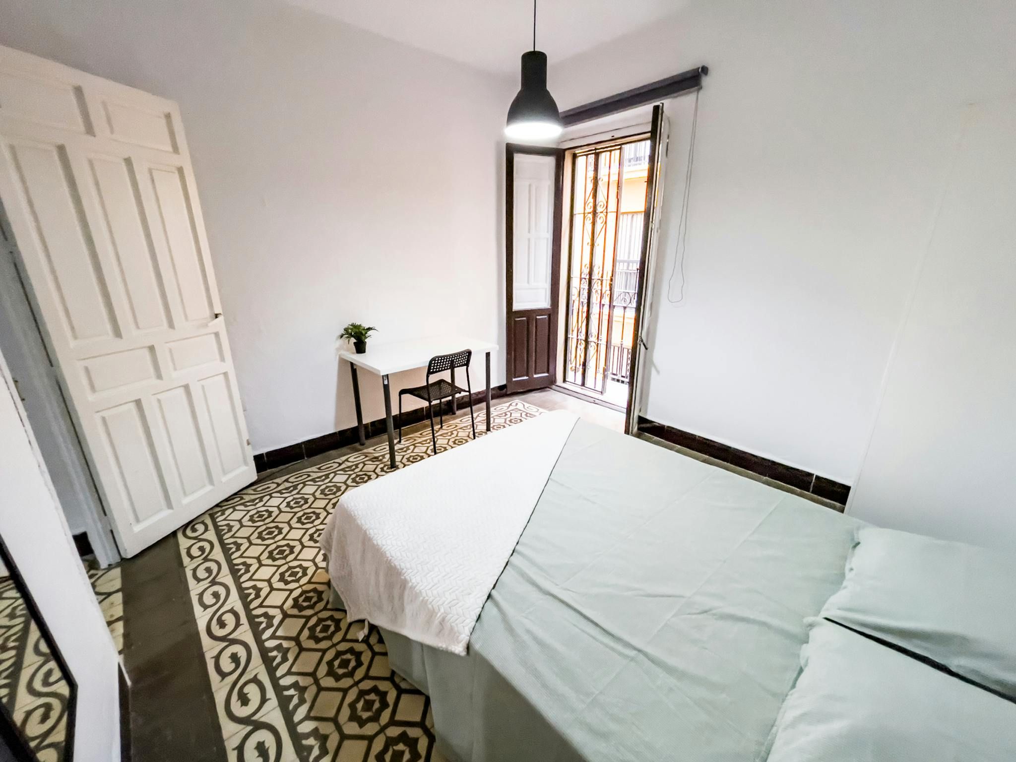 Bedroom of Flat to share in  Sevilla Capital  with Air Conditioner, Heating and Furnished