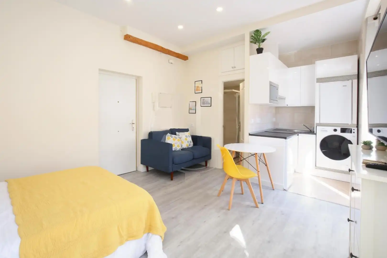 Habitación de Piso de alquiler en Madrid con Aire acondicionado, Calefacción y Amueblado