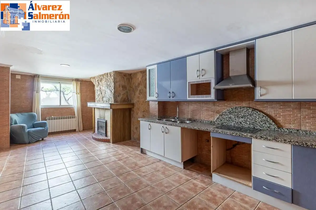 Cocina de Casa adosada en venta en Huétor Vega con Terraza