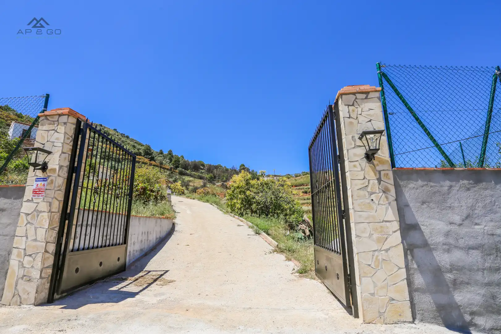 Vista exterior de Finca rústica de lloguer en Almuñécar amb Aire condicionat, Calefacció i Jardí privat