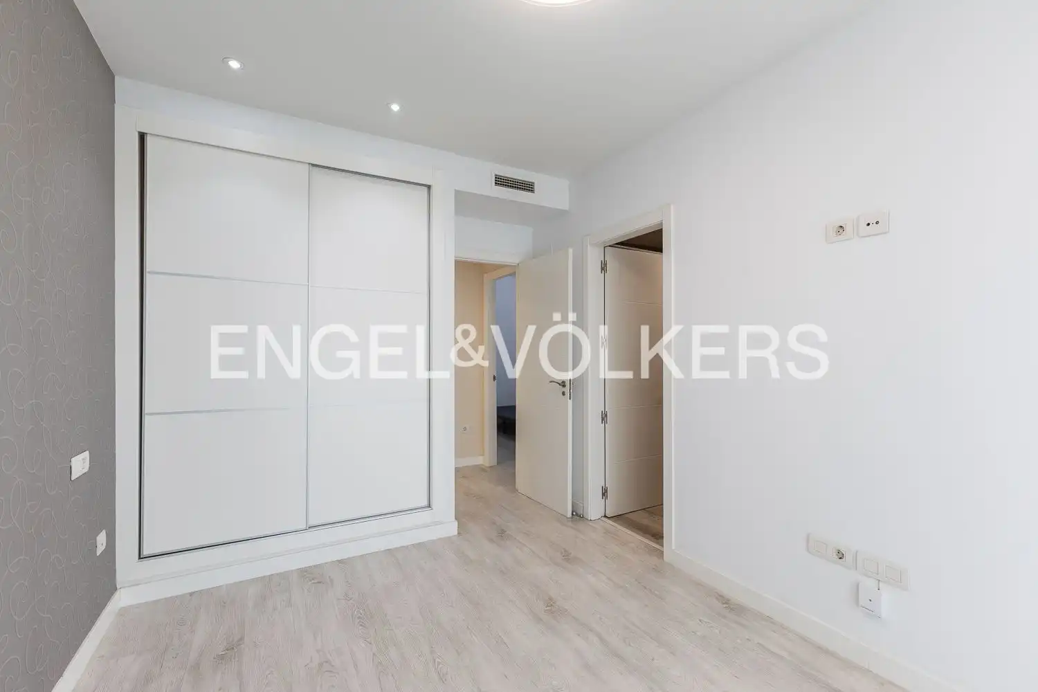 Flat for rent in Torrent  with Air Conditioner, Heating and Parquet flooring