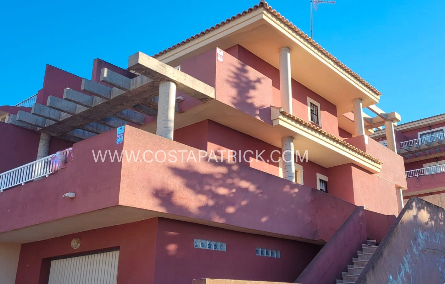 Vista exterior de Casa adosada en venda en Cartagena amb Moblat, Microones i Balcó