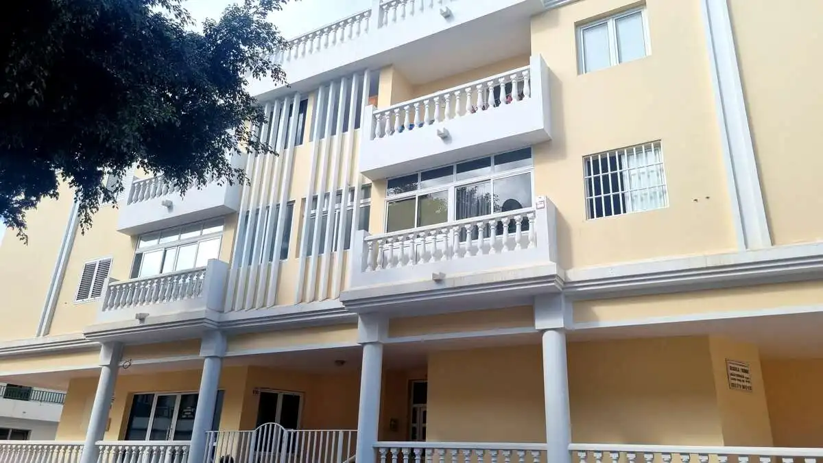 Vista exterior de Pis en venda en Arrecife amb Terrassa, Moblat i Balcó