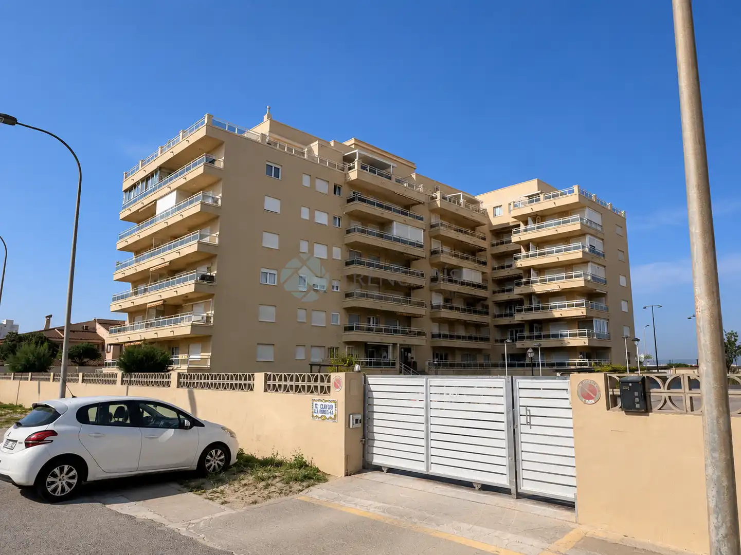 Vista exterior de Piso en venta en Valencia con Terraza, Piscina y Balcón