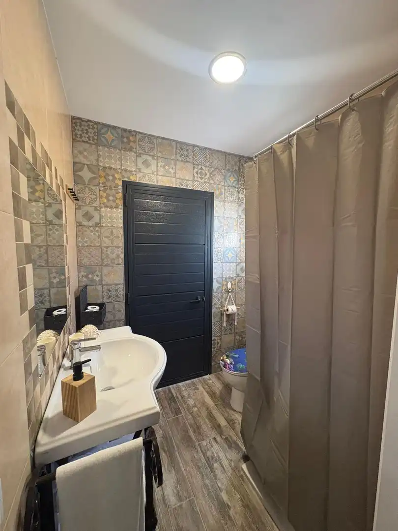 Baño de Casa o chalet de alquiler en Chiclana de la Frontera con Aire acondicionado, Jardín privado y Piscina