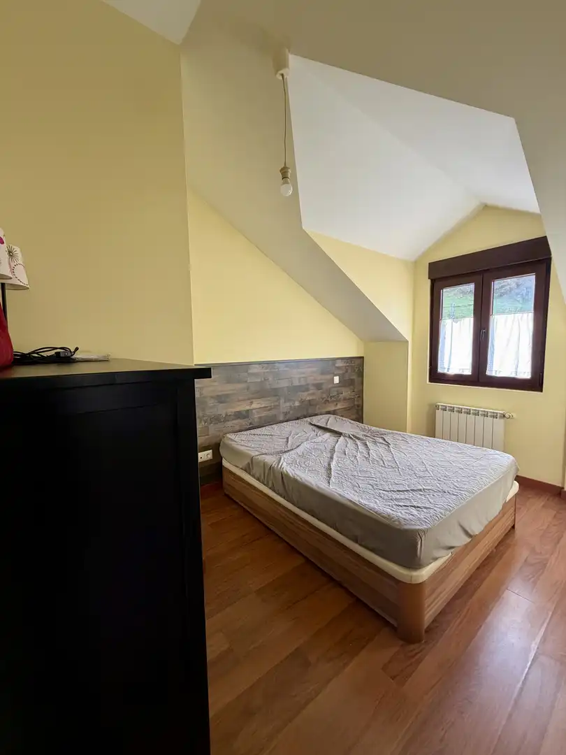 Schlafzimmer von Einfamilien-Reihenhaus zur Miete in San Roque de Riomiera mit Heizung und Privatgarten