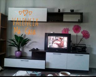 Living room of Flat to rent in  Valencia Capital  with Air Conditioner, Heating and Furnished