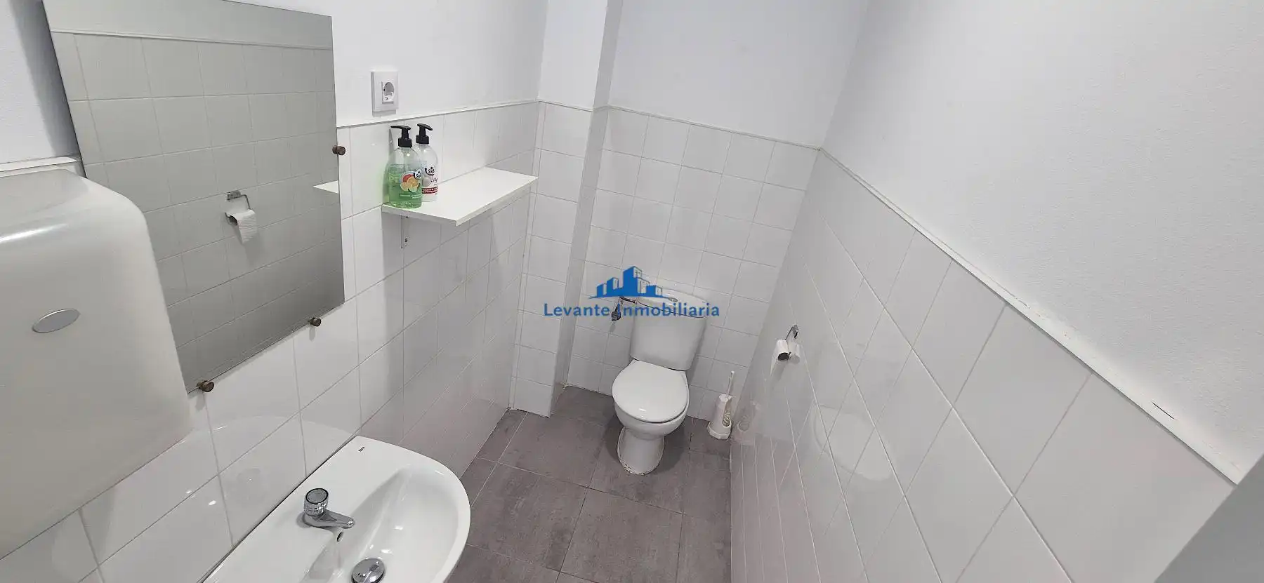 Badezimmer von Geschaftsraum zur Miete in Valencia