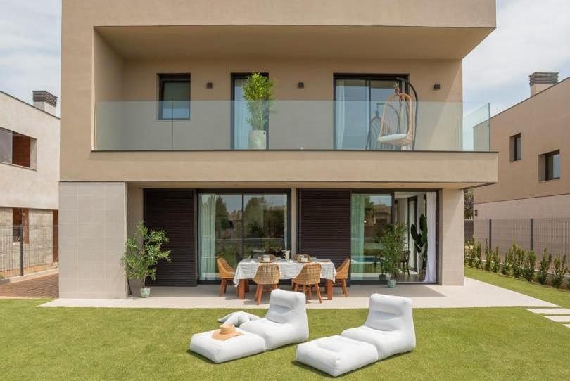 Photo 1 from new construction home in Flat for sale in Pals, Girona