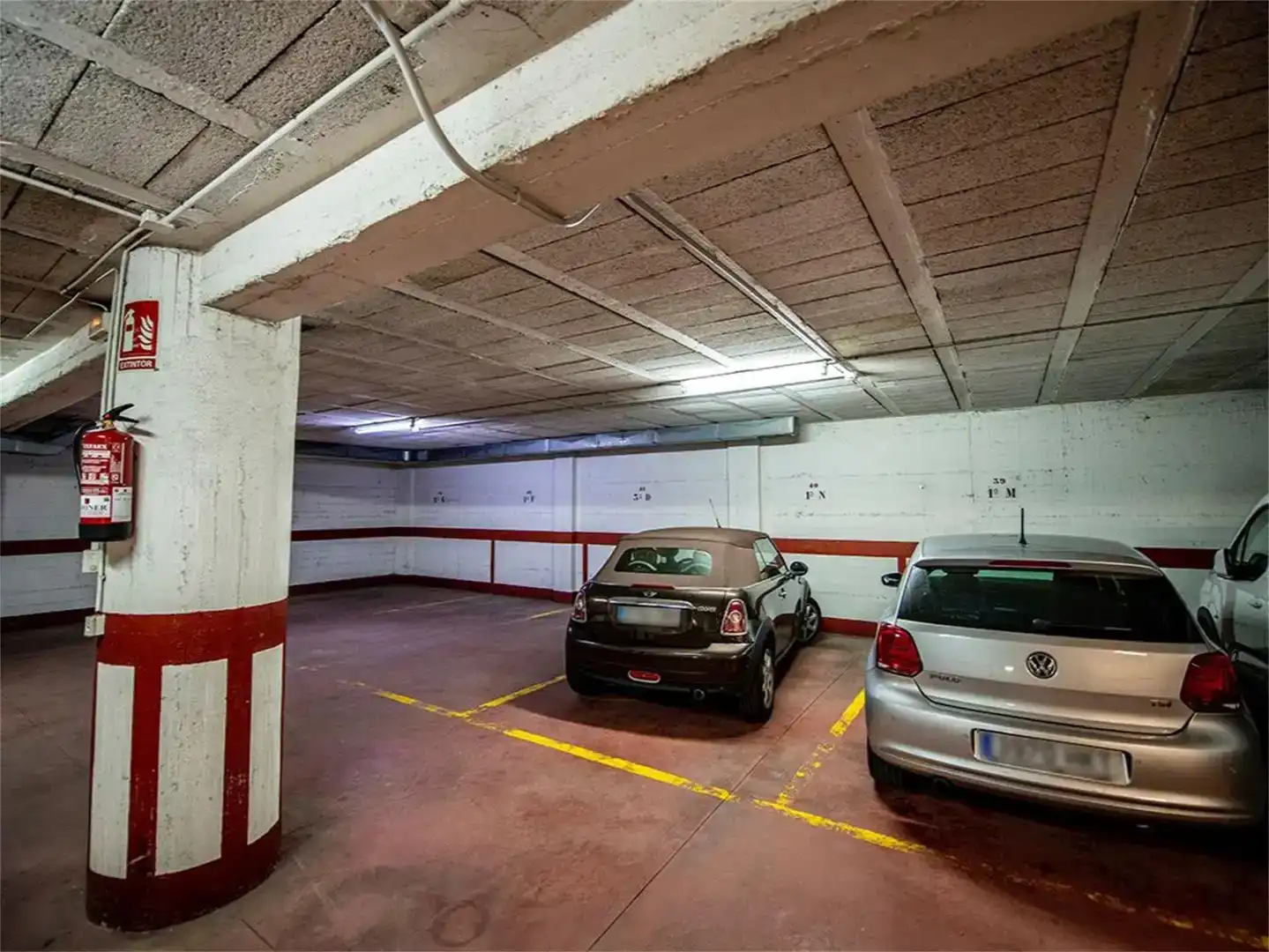 Parkplatz von Wohnungen zur Miete in Vigo  mit Möbliert und Balkon