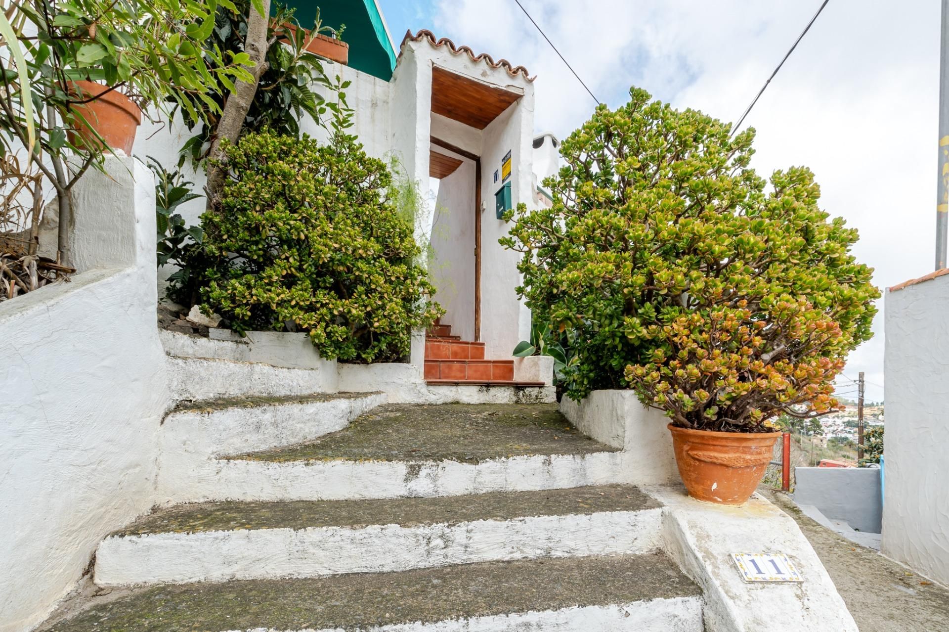 Vista exterior de Casa o xalet en venda en Teror amb Jardí privat, Terrassa i Traster