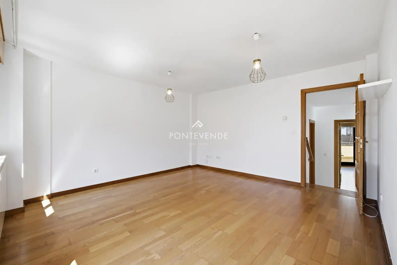 Exterior view of Attic for sale in Marín  with Heating, Parquet flooring and Terrace