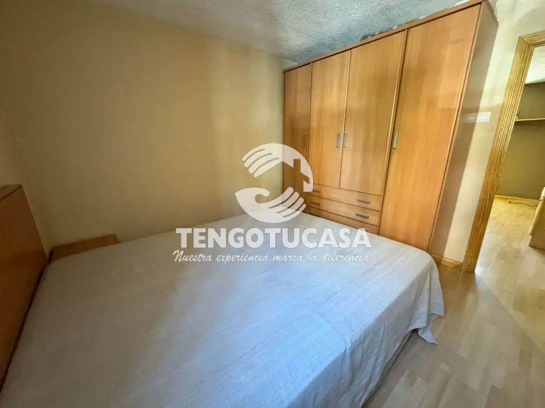 Habitación de Piso en venta en Madrid con Calefacción, Trastero y Horno