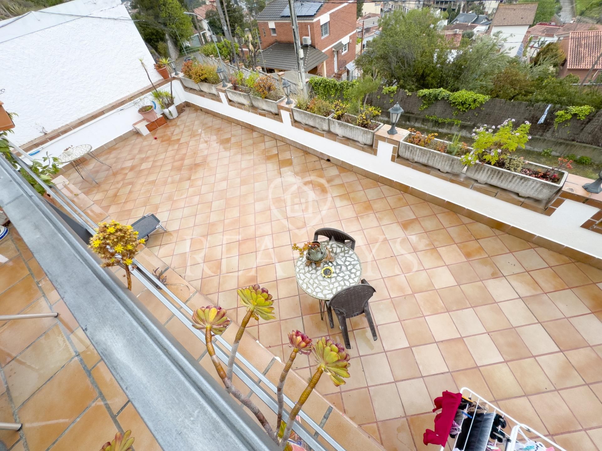 Terrassa de Casa o xalet en venda en Vallirana amb Aire condicionat, Calefacció i Jardí privat