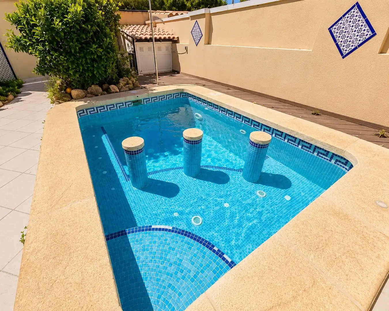 Piscina de Casa o xalet en venda en Orihuela amb Aire condicionat, Calefacció i Jardí privat