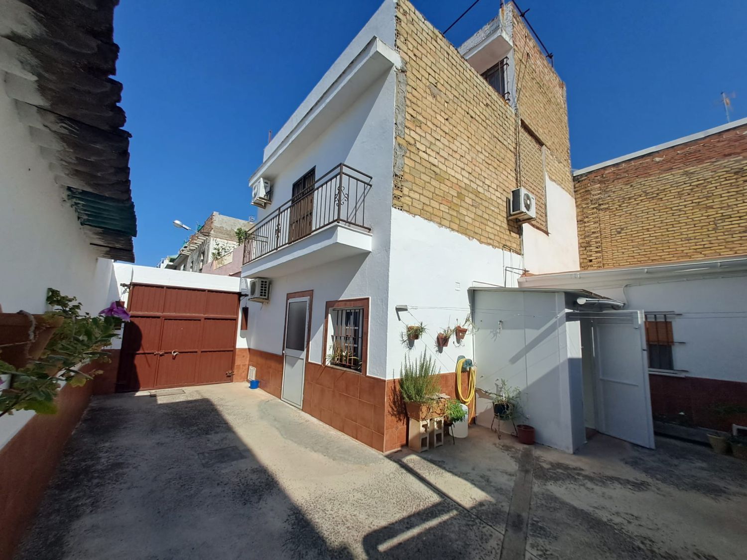 Vista exterior de Casa o xalet en venda en  Sevilla Capital amb Aire condicionat, Calefacció i Terrassa