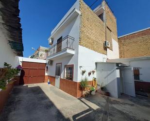 Exterior view of House or chalet for sale in  Sevilla Capital  with Air Conditioner, Heating and Terrace