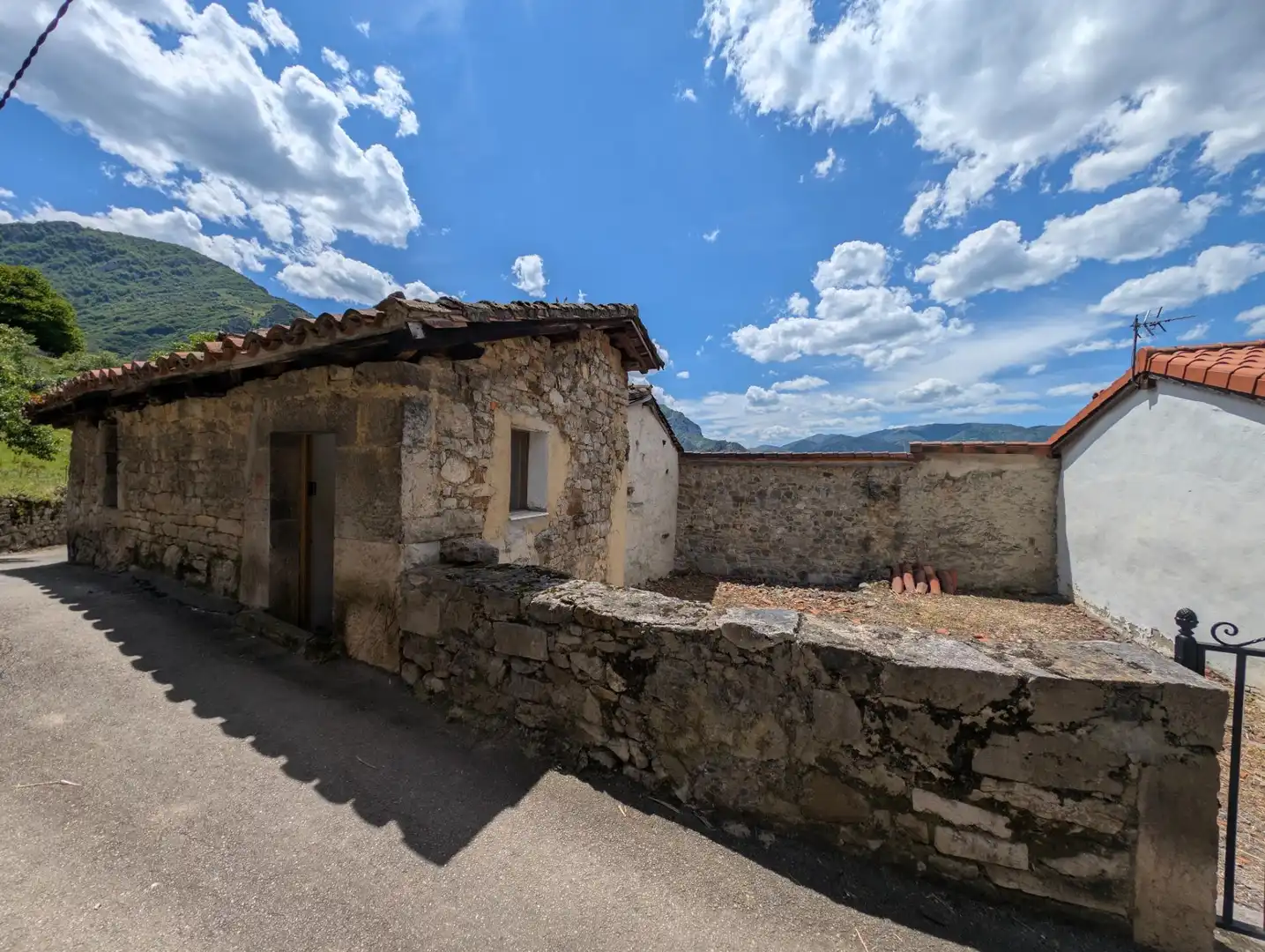 Vista exterior de Casa o chalet en venta en Proaza con Jardín privado