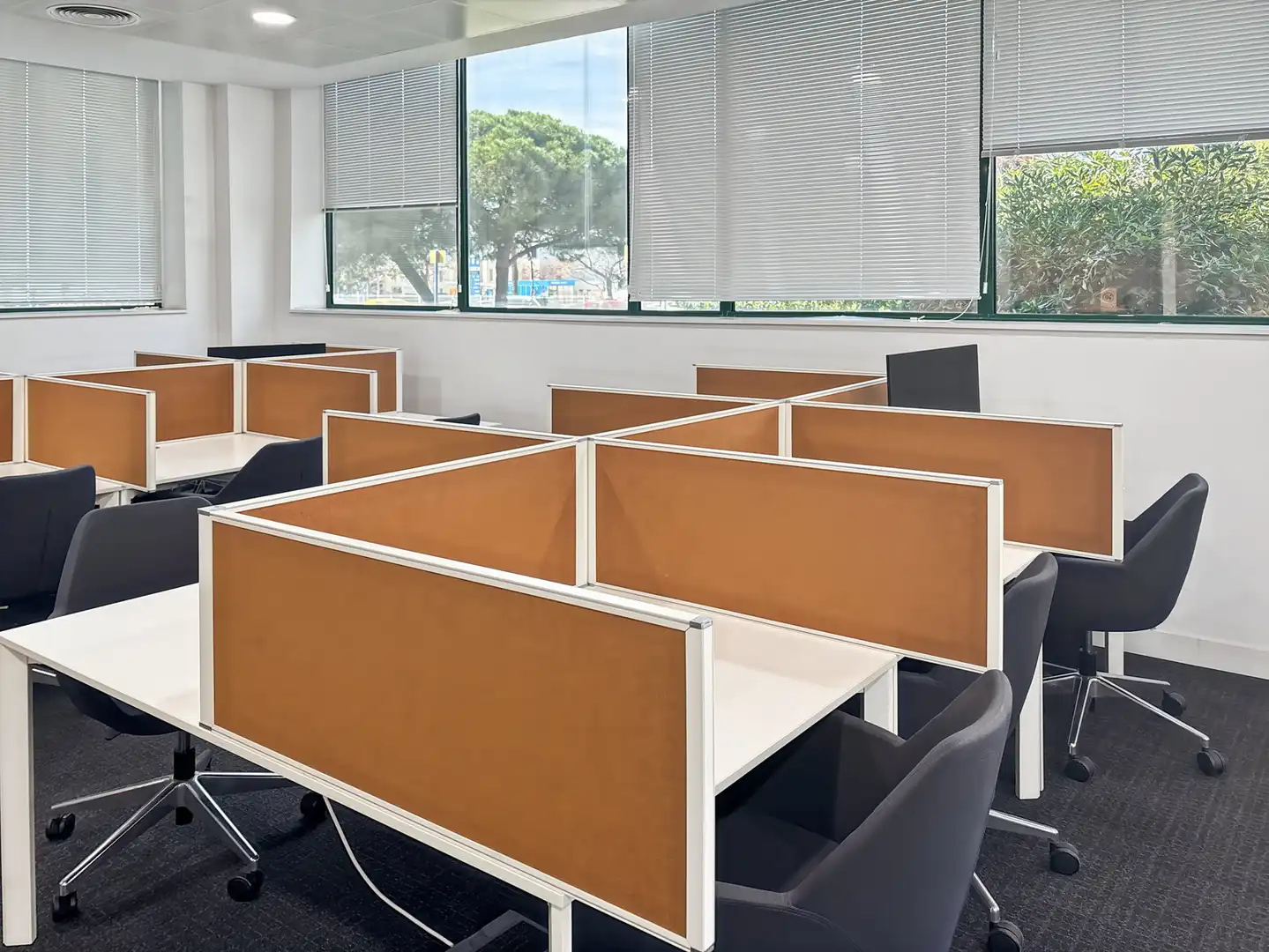 Bureau avec ascenseur à louer à Carrer d'Osona 2