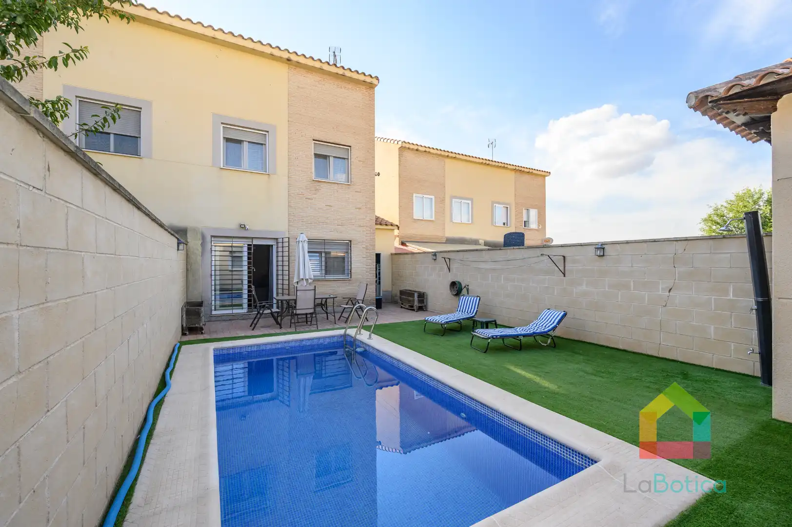 Semi-detached house with pool for sale in Magán, imagen 2