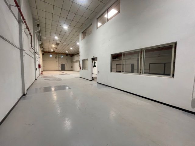 Nau industrial de lloguer a Avinguda de Josep Tarradellas, Torrent Ballester