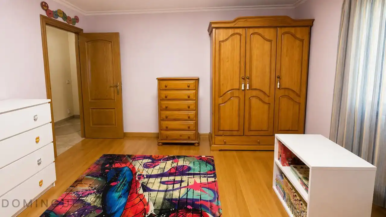 Habitación de Casa o chalet en venta en Vigo  con Calefacción, Jardín privado y Parquet