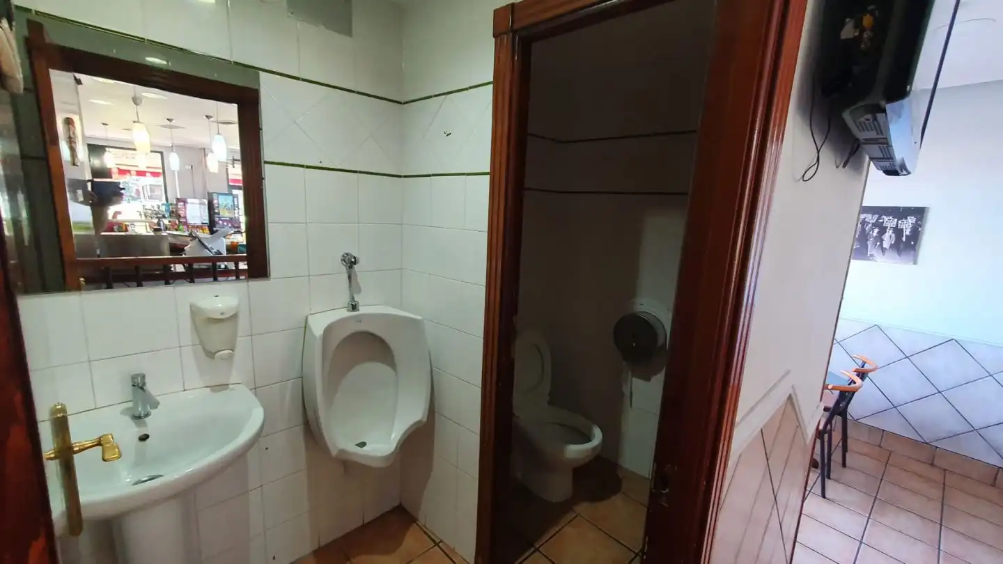Commercial properties for sale in Parque de Santa Juliana, Universidad