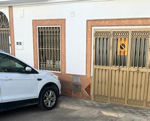 Aparcament de Casa o xalet en venda en Villaverde del Río amb Aire condicionat i Terrassa