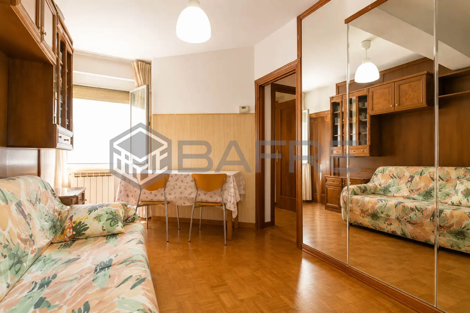 Habitación de Piso en venta en Madrid con Calefacción