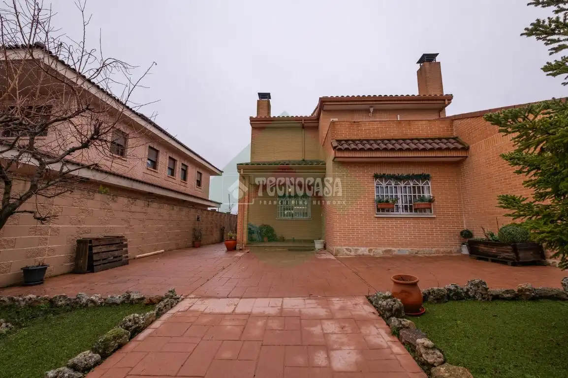 Vista exterior de Casa o chalet en venta en Griñón