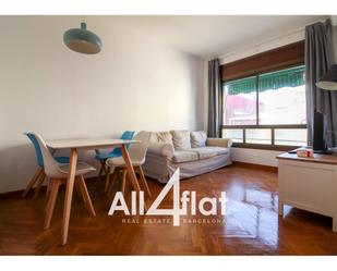 Sala d'estar de Pis de lloguer en  Barcelona Capital amb Aire condicionat, Parquet i Moblat