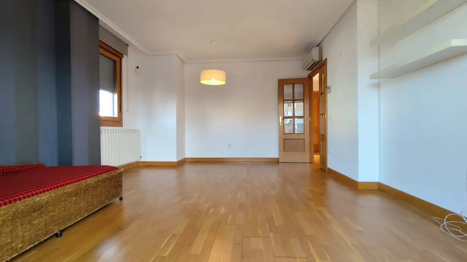 Sala d'estar de Àtic en venda en  Logroño amb Calefacció, Jardí privat i Terrassa