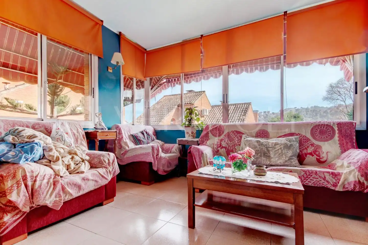 Sala d'estar de Casa o xalet en venda en Corbera de Llobregat amb Aire condicionat, Calefacció i Jardí privat