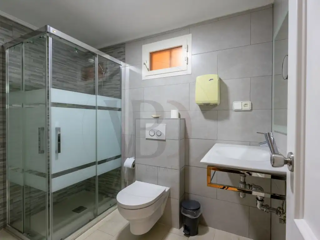 Bathroom of Apartments for sale in Eivissa  with Air Conditioner, Furnished and Oven