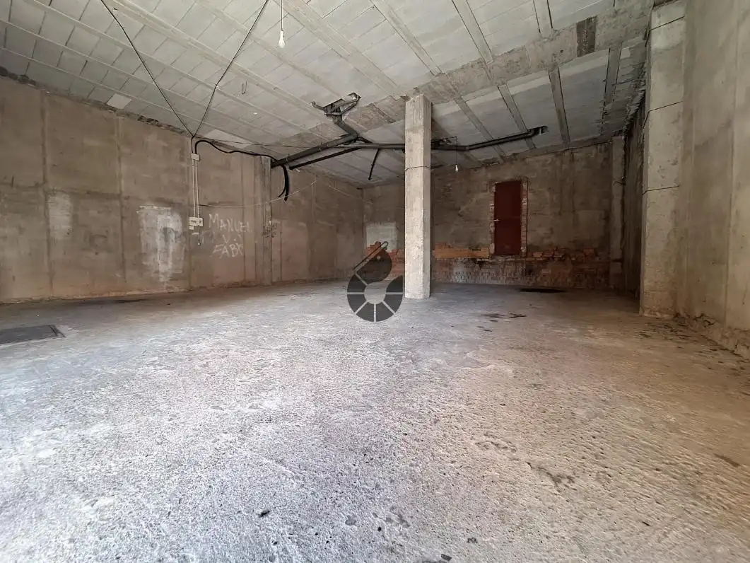 Local comercial en venta en Bañales, imagen 2