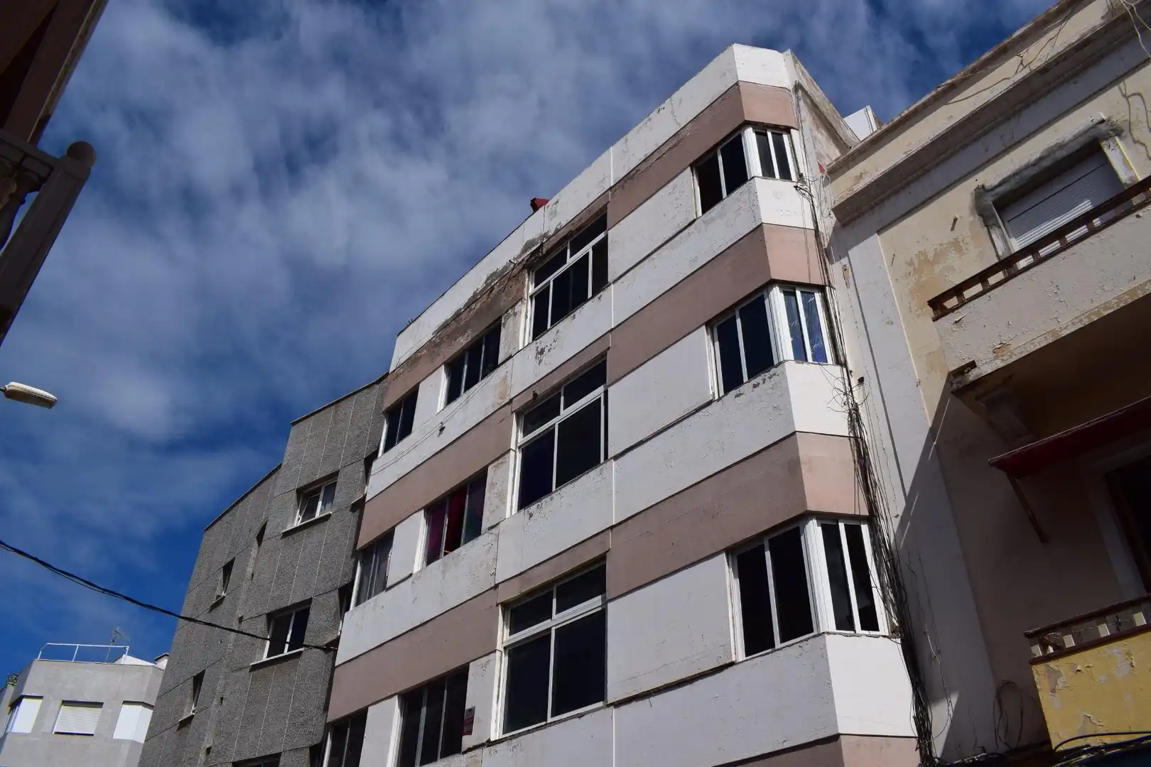 Vista exterior de Piso en venta en Las Palmas de Gran Canaria con Alarma