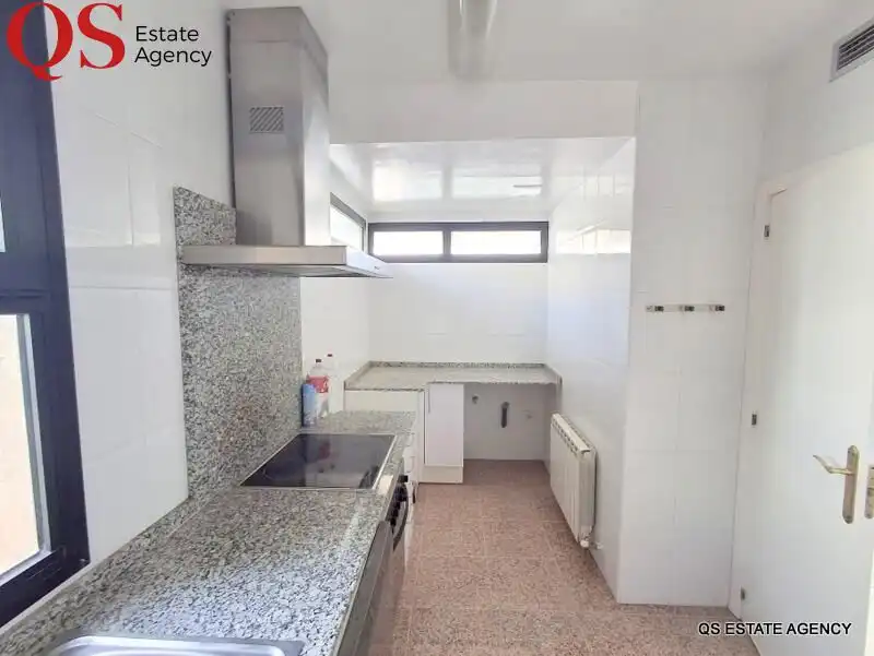 Cuina de Casa adosada en venda en Salou amb Aire condicionat, Calefacció i Jardí privat