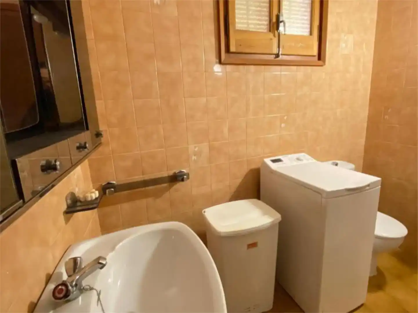 Bany de Pis en venda en Porrera amb Balcó