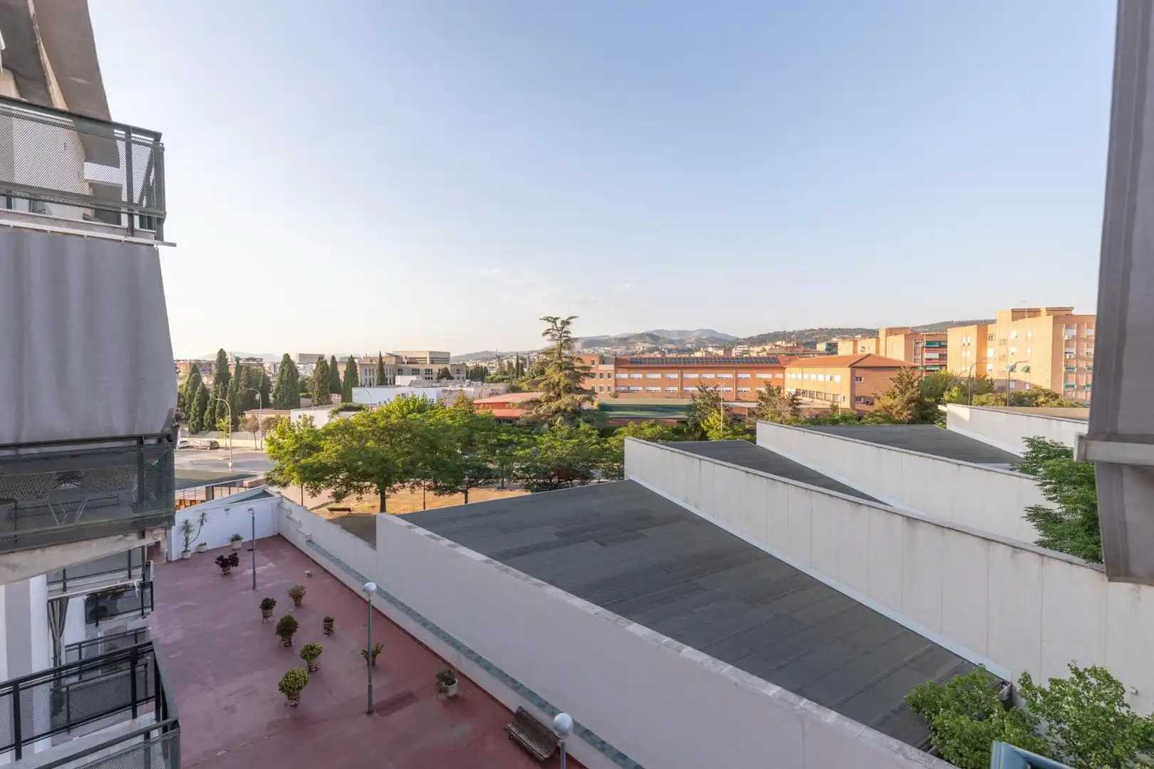Exterior view of Flat for sale in Granada  with Balcony and Community pool