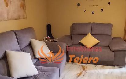 Living room of Flat for sale in Cáceres Capital  with Air Conditioner, Heating and Parquet flooring