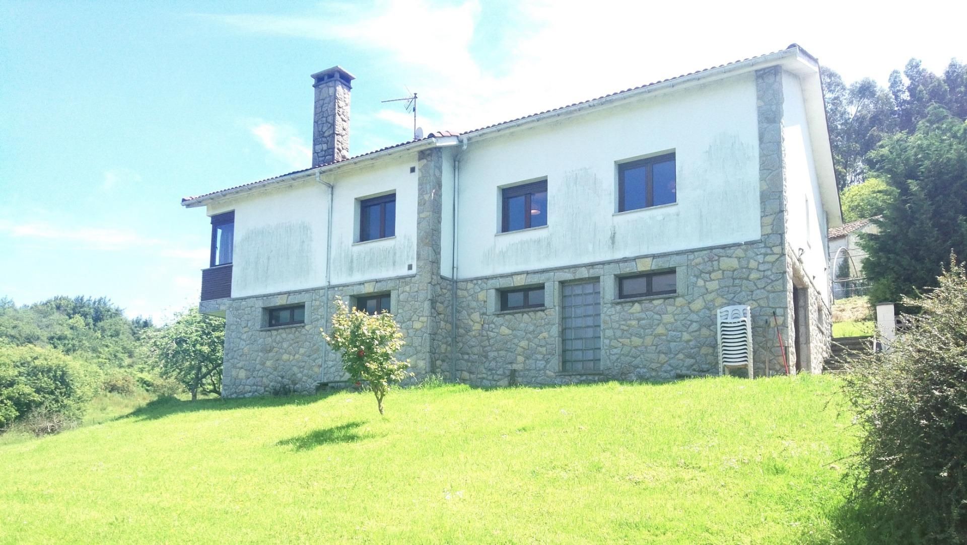Exterior view of House or chalet to rent in Carreño  with Heating, Private garden and Parquet flooring