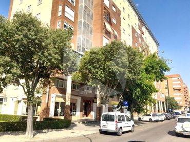 Appartement avec ascenseur à louer à Calle Luis Álvarez Lencero