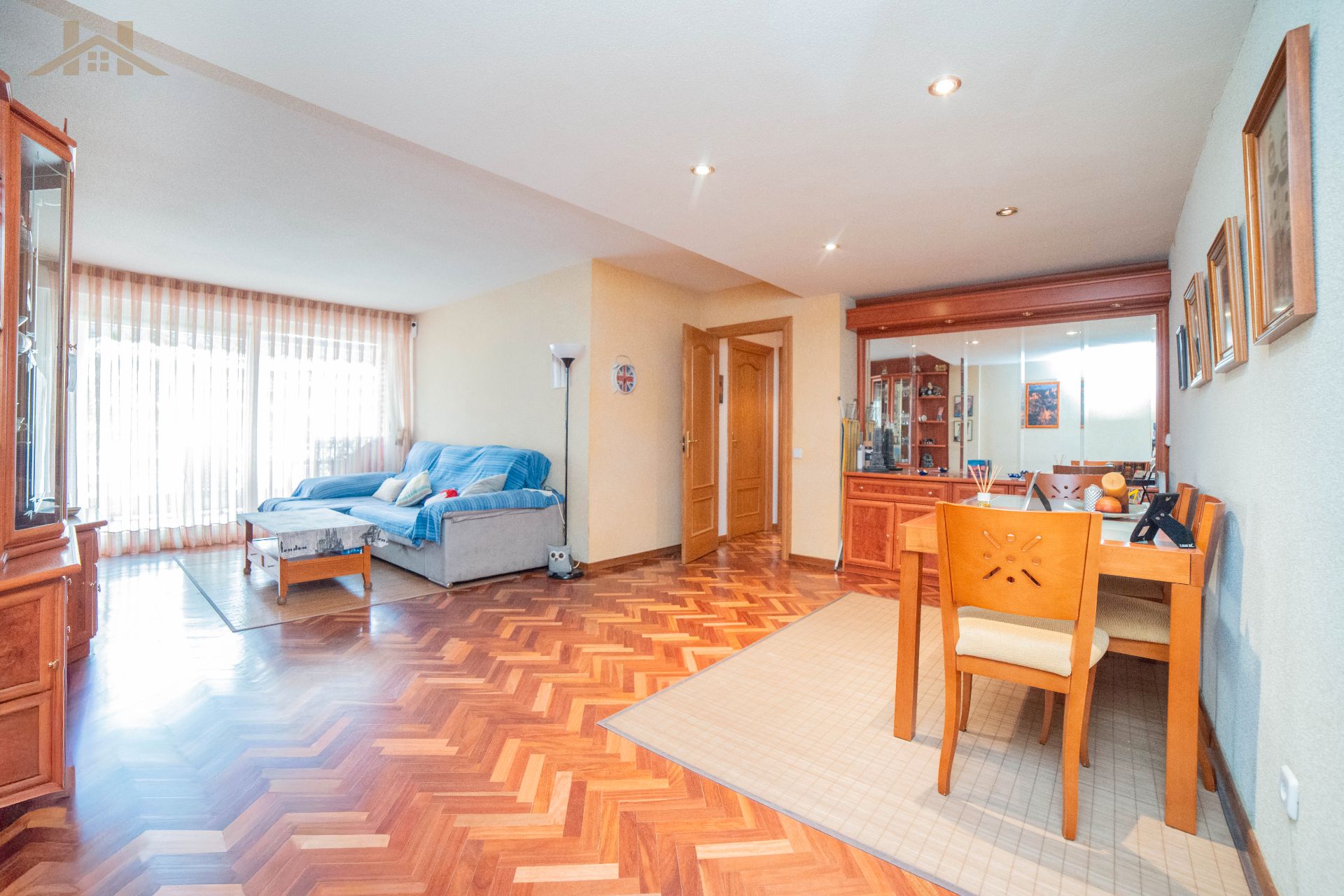 Sala d'estar de Pis en venda en Móstoles amb Terrassa, Moblat i Alarma