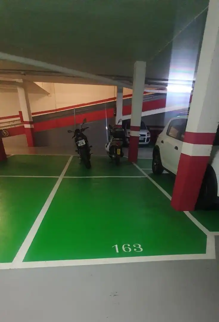 Aparcament de Garatge en venda en L'Hospitalet de Llobregat