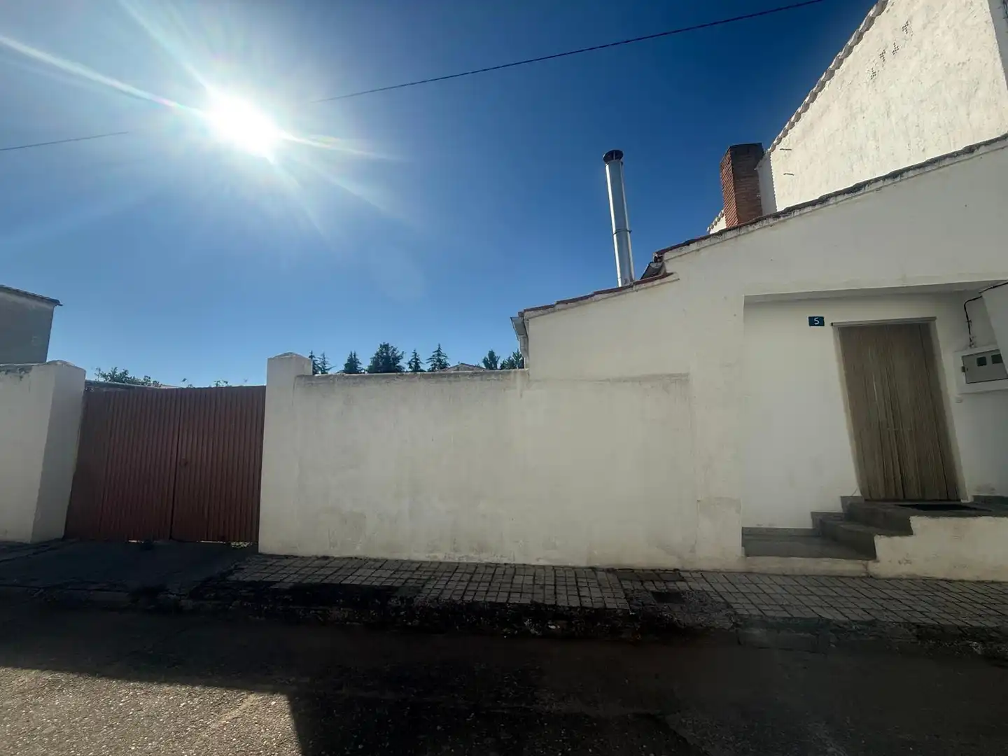 Vista exterior de Finca rústica en venda en Galisancho amb Calefacció, Jardí privat i Moblat