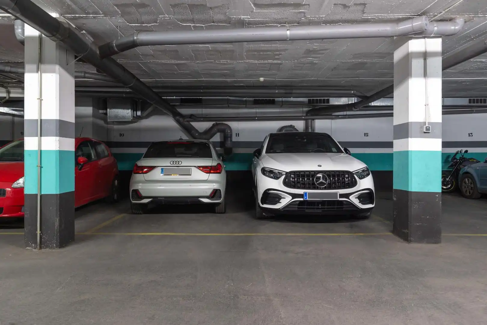 Parking de Piso en venta en Terrassa con Calefacción y Piscina comunitaria