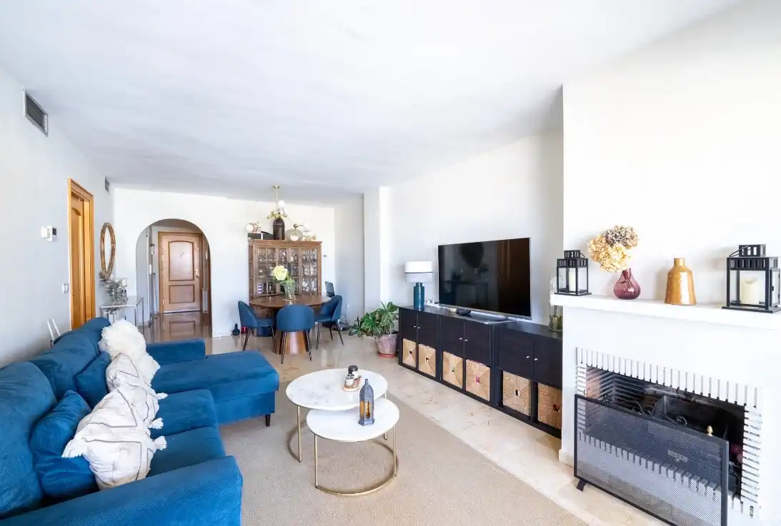 Living room of Flat for sale in Marbella  with Air Conditioner, Heating and Terrace
