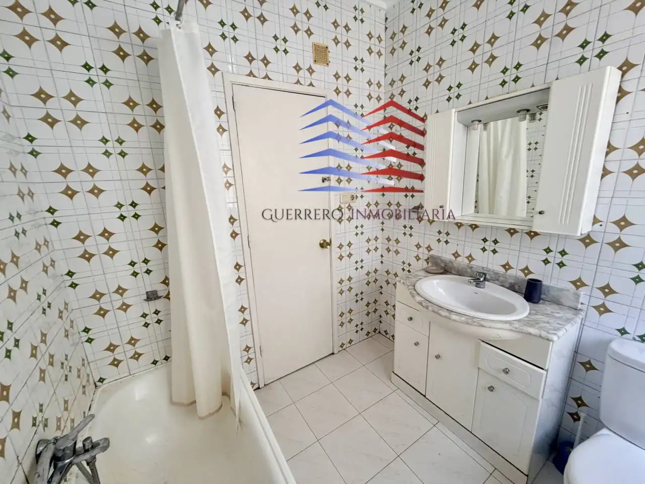Badezimmer von Wohnung zur Miete in Ourense Capital  mit Heizung, Möbliert und Balkon